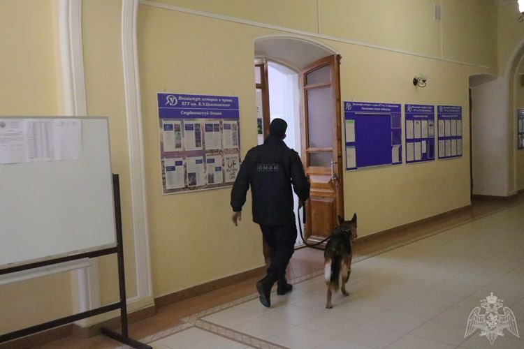 Росгвардейцы проверили безопасность избирательных участков Калуги