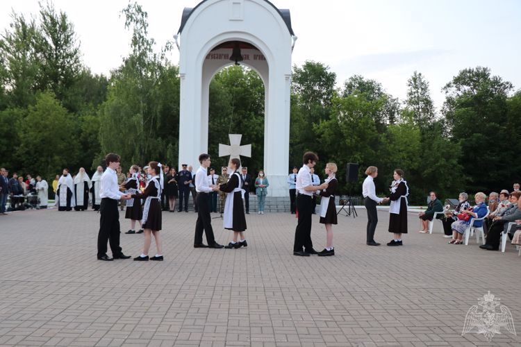 В Калуге в День памяти и скорби руководство управления Росгвардии приняло участие в памятных мероприятиях