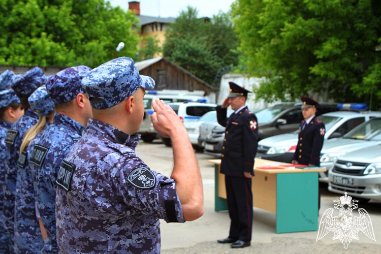В Калуге сотрудники Росгвардии прошли первоначальную профессиональную подготовку