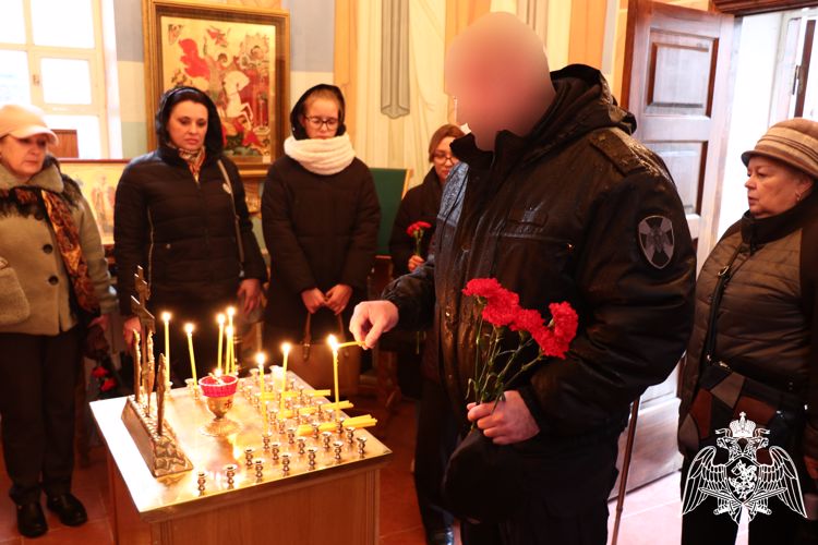 В Калуге прошел траурный митинг, посвященный Дню памяти  сотрудников, погибших при исполнении служебного долга