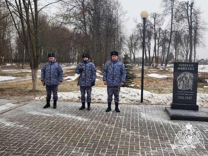 Сотрудники Росгвардии приняли участие в торжественном митинге, посвященном 81-й годовщине освобождения города Сухиничи