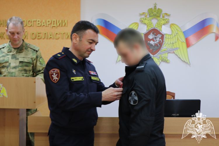 В Калуге отличившимся росгвардейцам вручили государственные награды