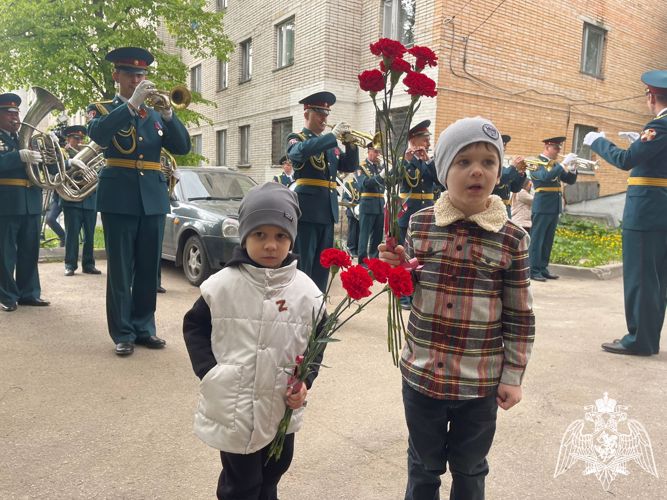 В Калуге росгвардейцы поздравили ветеранов Великой Отечественной войны
