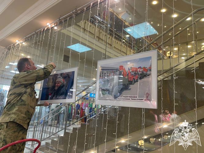 Росгвардейцы приняли участие в церемонии открытия фотовыставки в Калуге