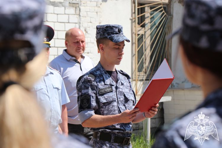 В Калуге сотрудники Росгвардии прошли первоначальную профессиональную подготовку