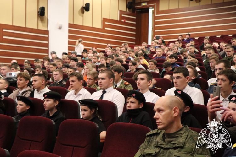 Росгвардейцы приняли участие в военно-патриотической акции «День призывника» в Калуге