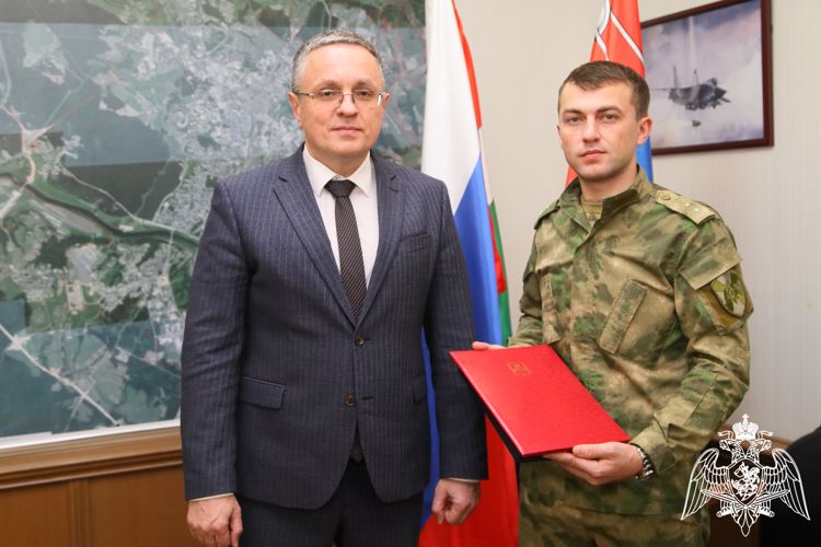 Росгвардеец защитил мальчика от напавшей на него собаки в Калуге