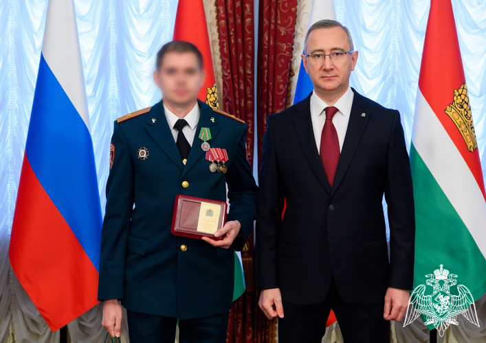 Росгвардейцев наградили медалью Калужской области "За мужество и самоотверженность"