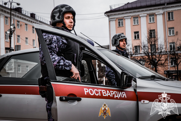 В Калуге росгвардейцы задержали неадекватного мужчину, который воврался в храм