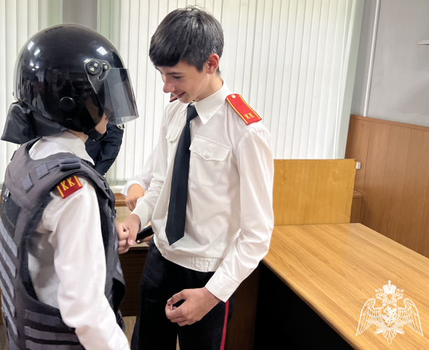 Ведомственную акцию «Каникулы с Росгвардией» провели росгвардейцы в Калуге