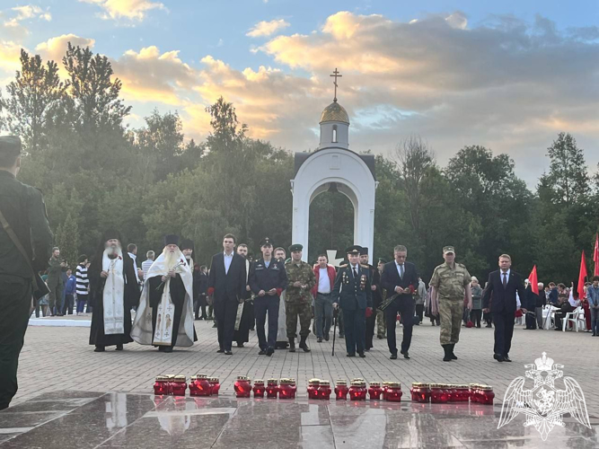 В Калуге в День памяти и скорби руководство управления Росгвардии приняло участие в памятных мероприятиях