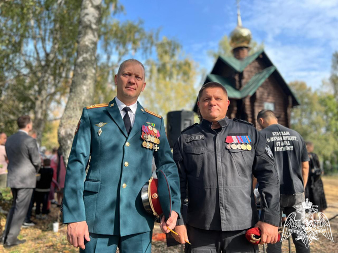 В Калужской области росгвардейцы приняли участие в открытии часовни, посвященной погибшим участникам спецоперации