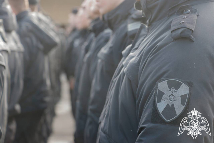 В Калуге при силовой поддержке Росгвардии изъята нелегальная табачная продукция и вейпы 