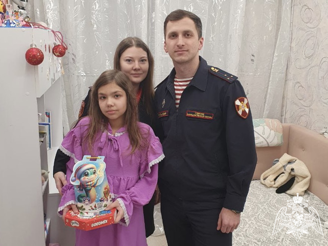 В Калужской области росгвардейцы проводят праздничные мероприятия в преддверии Нового года