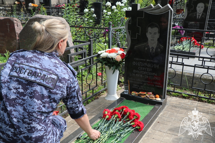 Память погибших при исполнении служебных обязанностей сотрудников СОБР почтили в Калуге