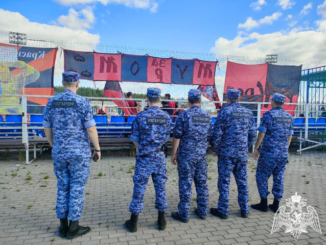 Росгвардейцы обеспечили правопорядок во время проведения футбольного матча в Калуге