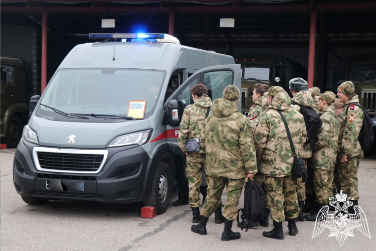Росгвардейцы провели военно-патриотическую акцию «День призывника» в Калужской области