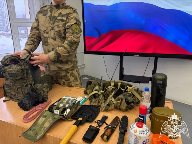 Росгвардейцы провели урок мужества со студентами в Калуге