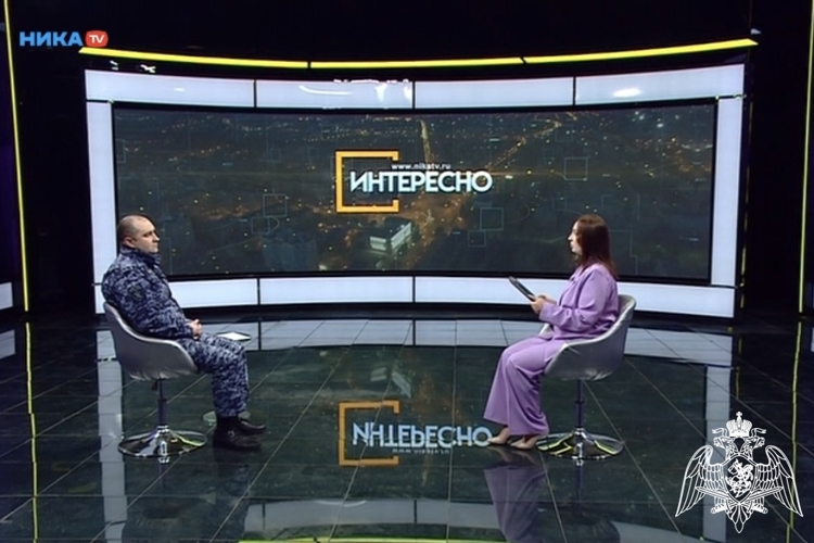 Заместитель начальника Центра лицензионно-разрешительной работы регионального Управления Росгвардии Владимир Синев стал гостем программы "Интересно" на телеканале "Ника ТВ"