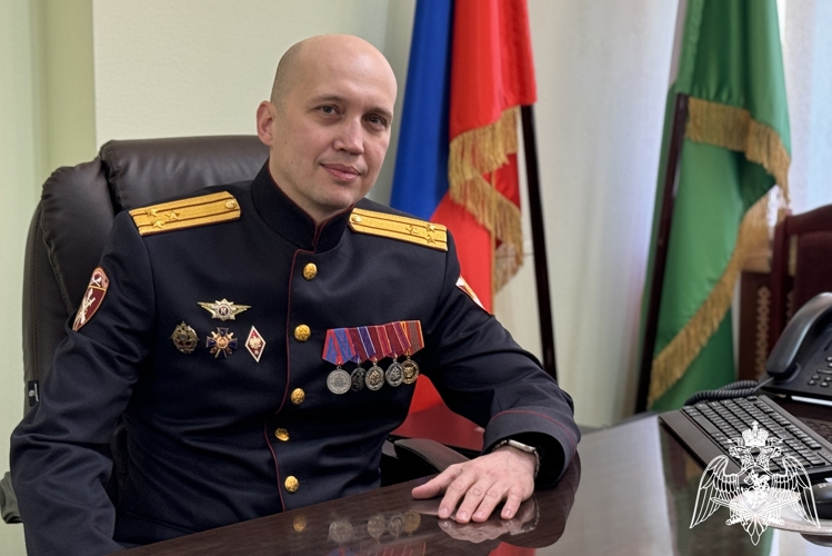 Врио начальника Управления Росгвардии по Калужской области Дмитрий Дандин поздравил личный состав и ветеранов ведомства с профессиональным праздником