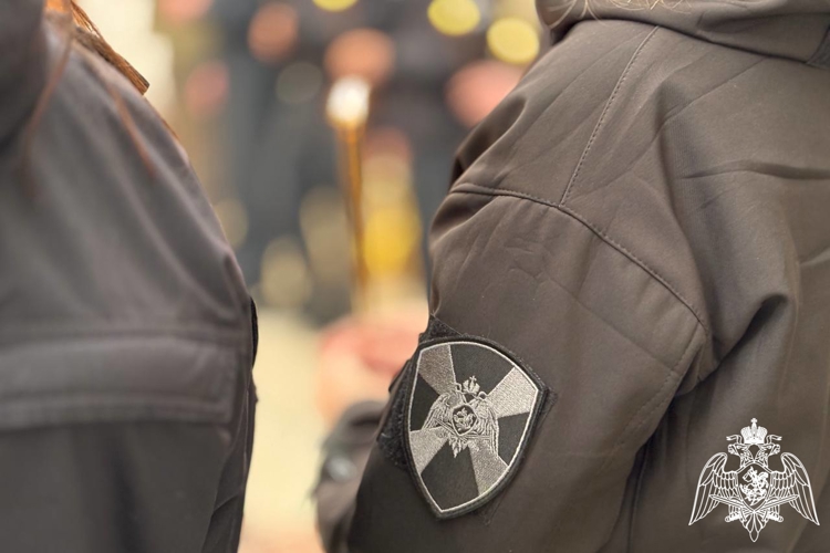 Благодарственный молебен в преддверии празднования 10-летия Росгвардии прошел в храме Жён-Мироносец в Калуге