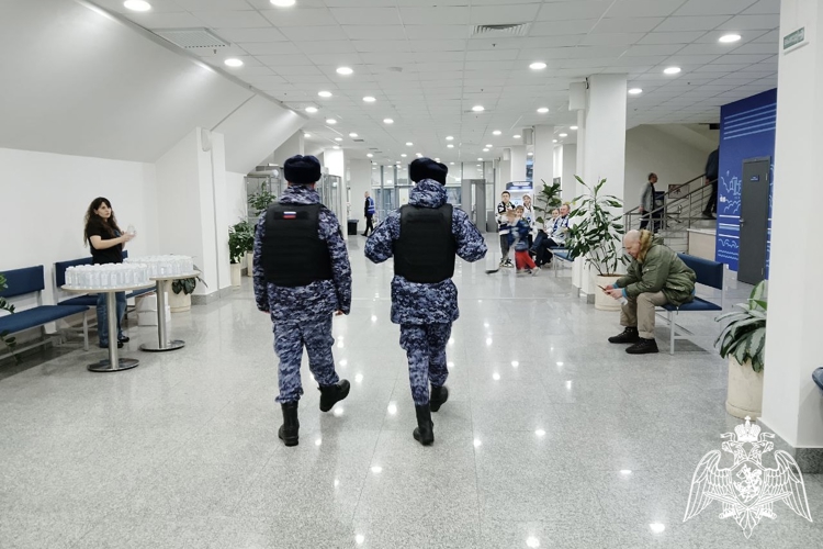 В Калужской области росгвардейцы обеспечили безопасность во время серии хоккейных матчей Национальной молодежной хоккейной лиги