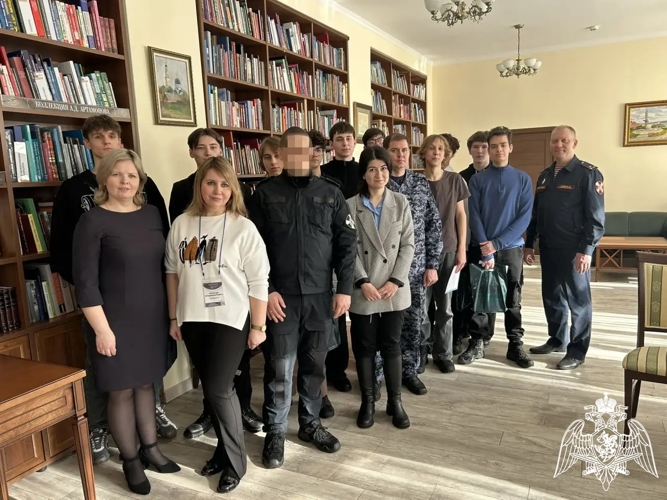 Калужские Росгвардейцы провели патриотический квест «Путь героя» для старшеклассников из областного центра