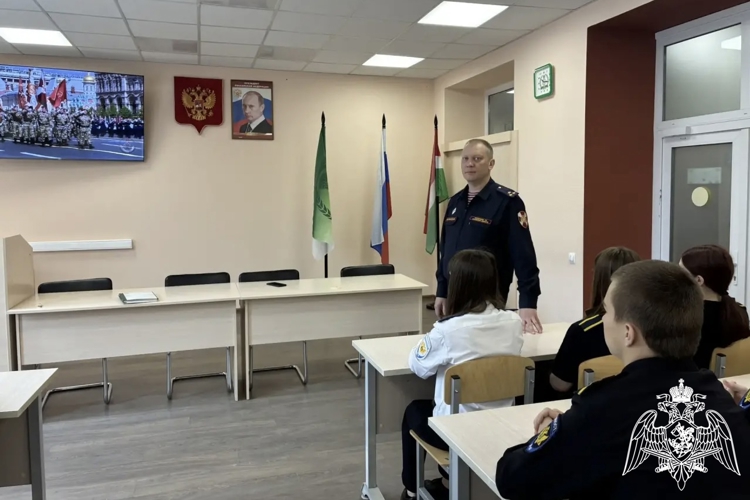 Росгвардейцы провели урок мужества для калужских студентов, посвященный 40-й годовщине трагедии на Чернобыльской АЭС
