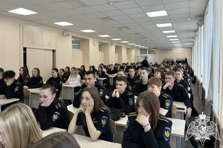 Росгвардейцы провели урок мужества для калужских студентов, посвященный 40-й годовщине трагедии на Чернобыльской АЭС