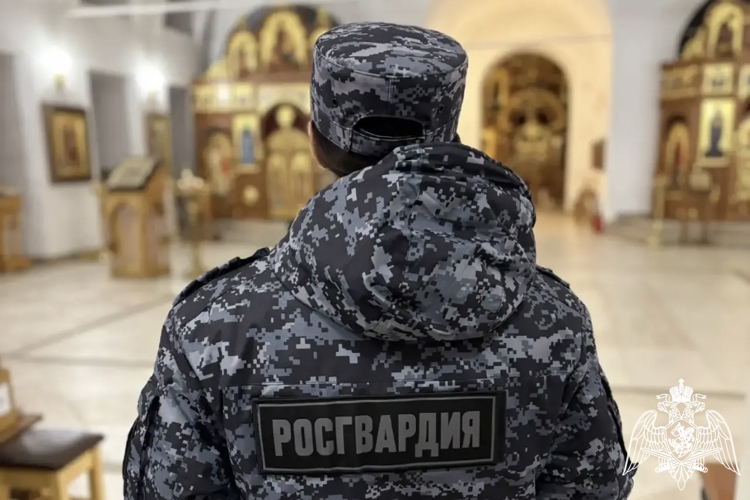 Сотрудники Управления Росгвардии по Калужской области совместно с полицейскими обеспечили безопасность при проведении мероприятий в честь православного праздника Пасхи Христовой