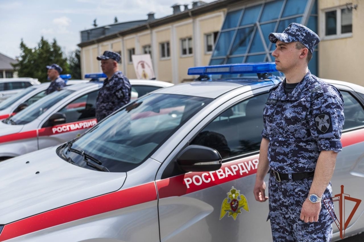 Подразделения вневедомственной охраны Росгвардии получили новые служебные автомобили в Калуге