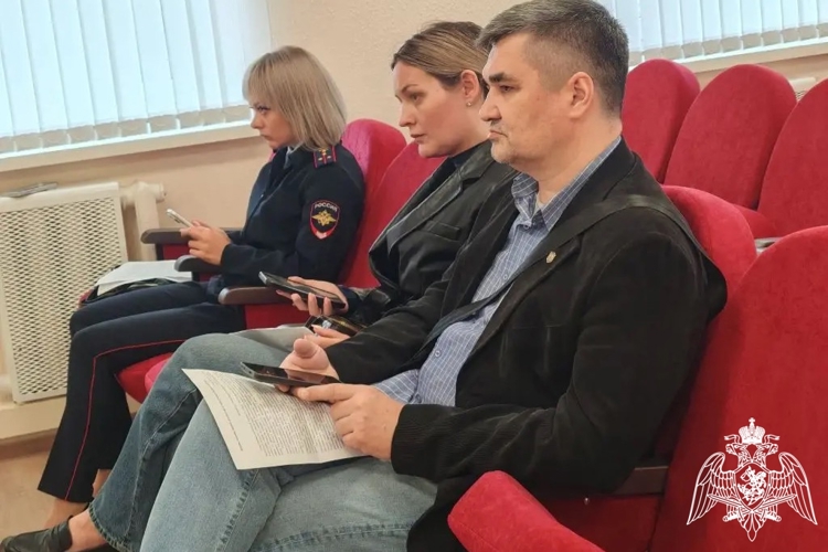 В Калуге на пресс-конференции росгвардейцы и полицейские подвели итоги совместной работы по защите имущества граждан