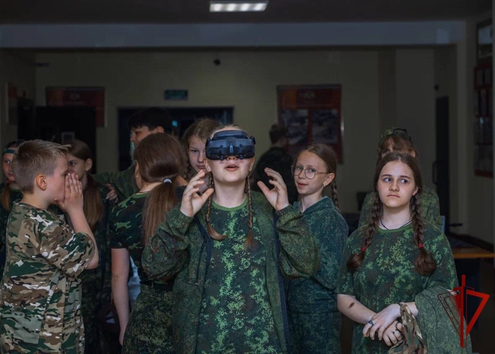 Росгвардейцы организовали для кадетов из Кондрово поездку в ТЮЗ и экскурсию в отряд СОБР «Спутник»