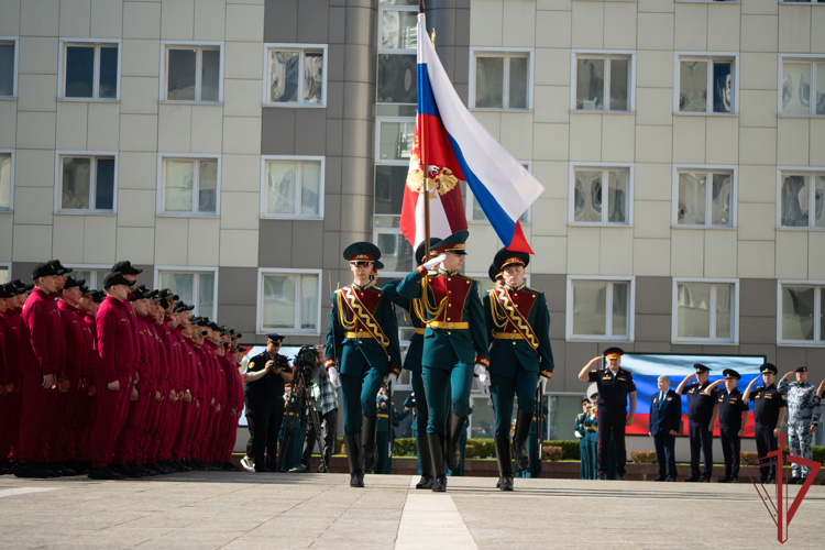 Заместитель директора Росгвардии генерал-полковник Василий Сонин поздравил победителей Всероссийского конкурса профессионального мастерства «Лучший по профессии» 