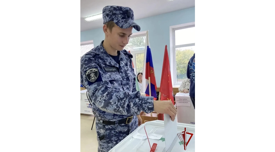 Росгвардейцы участвуют в Едином дне голосования в Калужской области