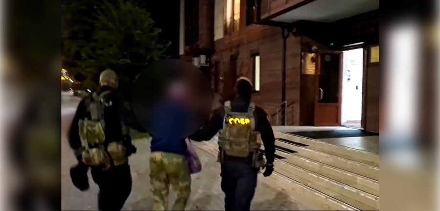 В Калужской области при силовой поддержке СОБР Росгвардии задержаны подозреваемые в убийстве 13-летней давности (видео)