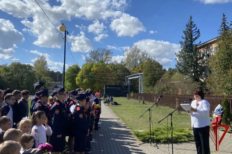В Калужской области росгвардейцы и кадеты почтили память героев-освободителей