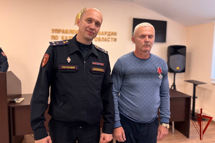 В Калуге ветерану Росгвардии — участнику СВО вручили орден Мужества